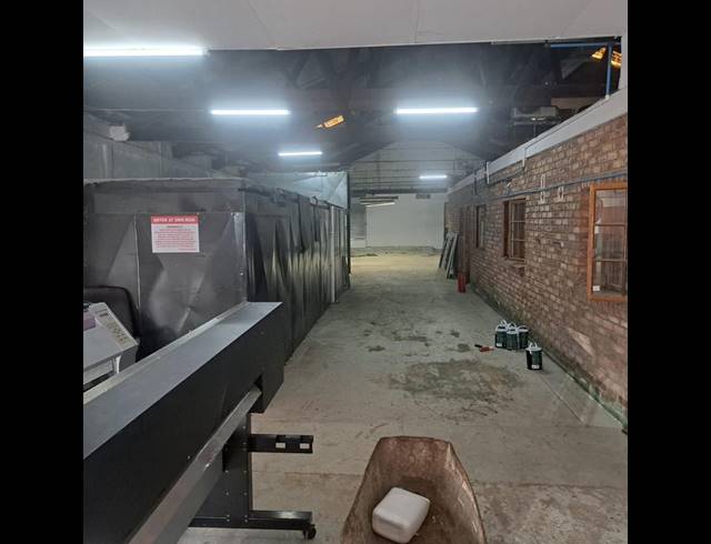 INDUSTRIAL PROPERTY TO RENT IN NORTH END